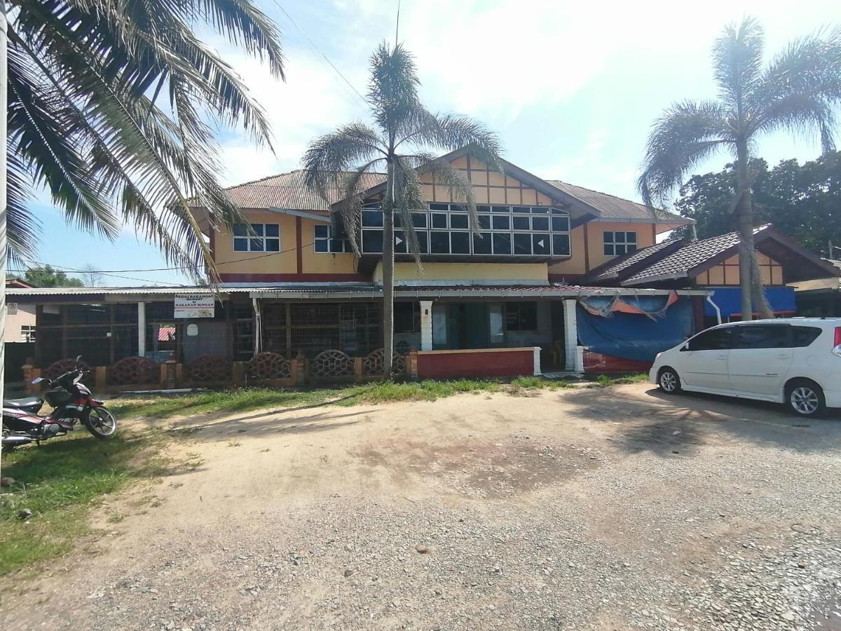 Fbs Inn Дунгун Екстериор снимка